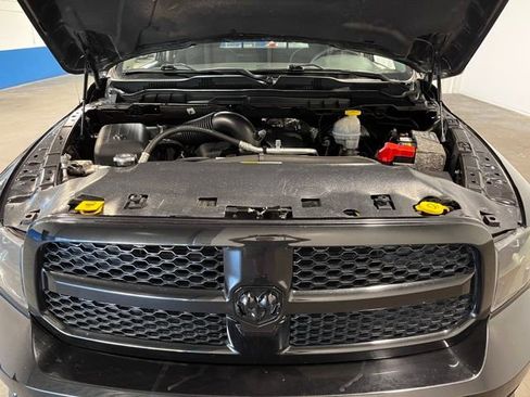 Used 2019 RAM 1500 Express w/ Express Value Package RWD image 9