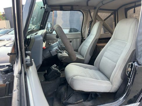 Used 1989 Jeep Wrangler Laredo image 22