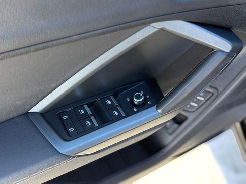 Certified 2025 Audi Q3 2.0T Premium w/ Convenience Package image 23