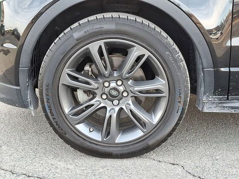 Used 2019 Land Rover Range Rover Evoque SE Premium image 16