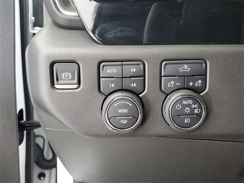 Used 2025 Chevrolet Silverado 1500 LT Trail Boss image 30