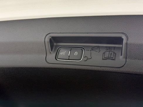 Used 2020 Ford Explorer XLT w/ Equipment Group 202A RWD image 93