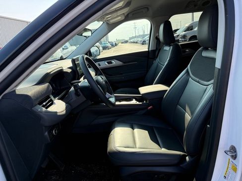 Used 2025 Ford Explorer Active w/ Active Comfort Package AWD/4WD image 5