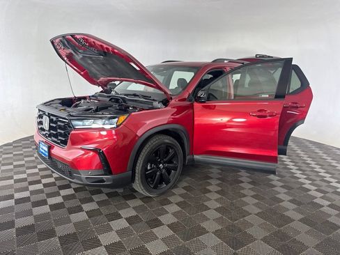 Certified 2025 Honda Pilot Black Edition image 11