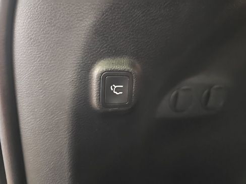 Used 2021 Jeep Cherokee Limited image 30