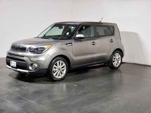 Used 2019 Kia Soul + image 5