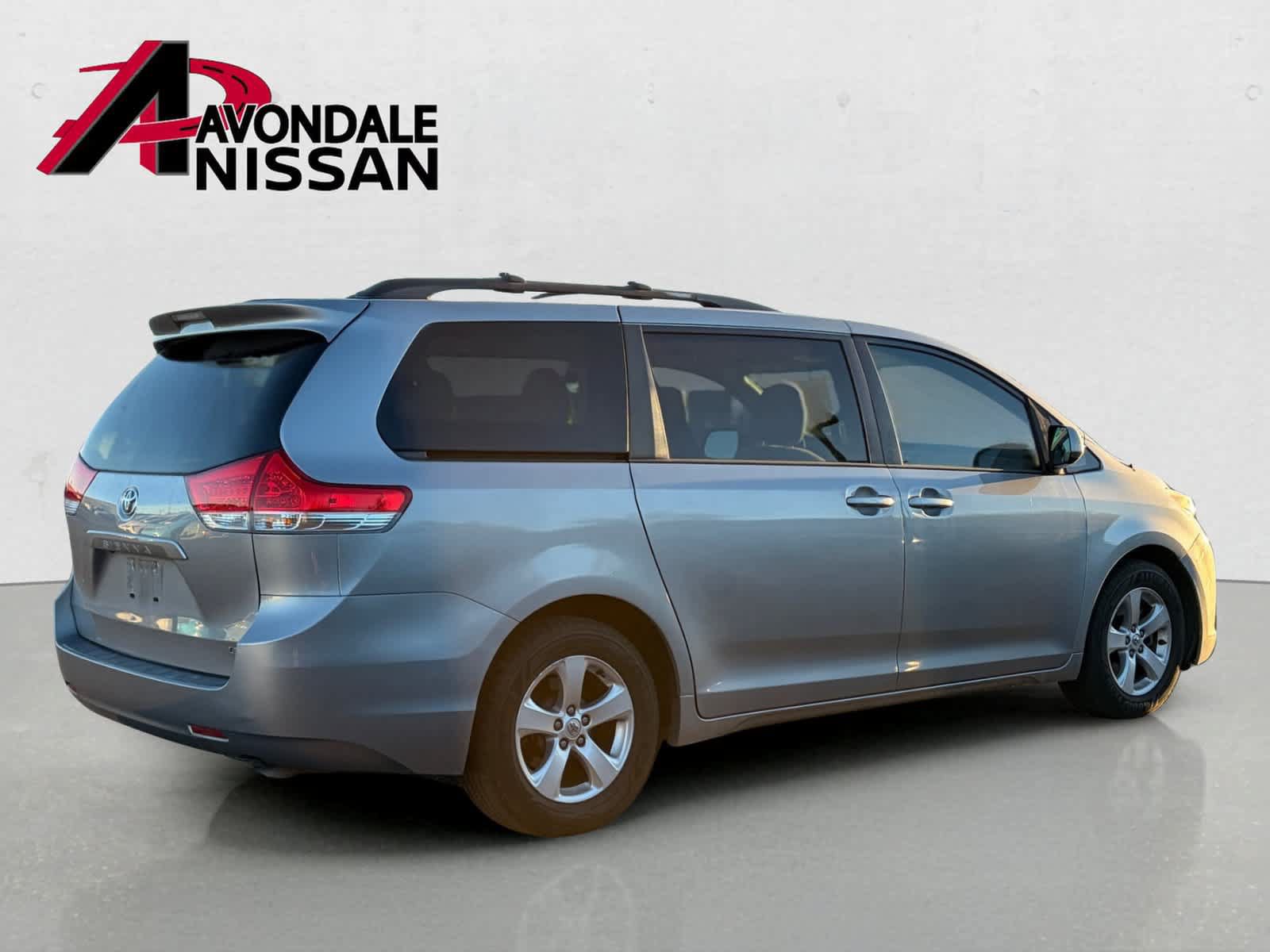 Used 2013 Toyota Sienna LE w/ Towing Pkg FWD image 4