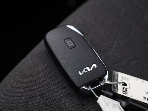 Certified 2024 Kia Seltos S image 29