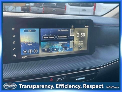 Certified 2025 Nissan Kicks SR image 27