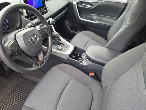 Used 2024 Toyota RAV4 XLE image 7