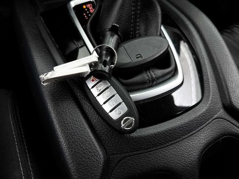 Used 2019 Nissan Rogue SV AWD/4WD image 35