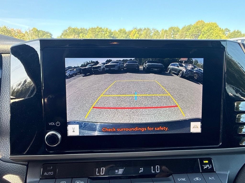 Used 2025 Toyota Camry LE FWD image 17