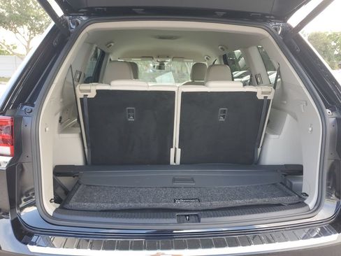 Certified 2024 Volkswagen Atlas SE FWD image 15