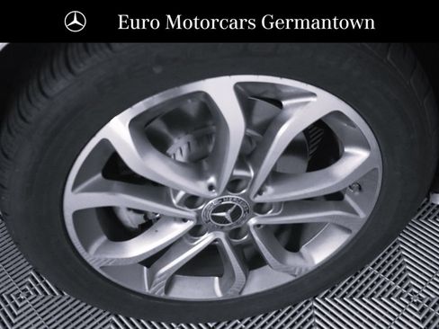Used 2018 Mercedes-Benz C 300 4MATIC Sedan image 7