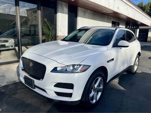 Used 2020 Jaguar F-PACE Premium image 2