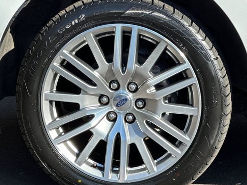 Used 2024 Ford Expedition Limited image 35