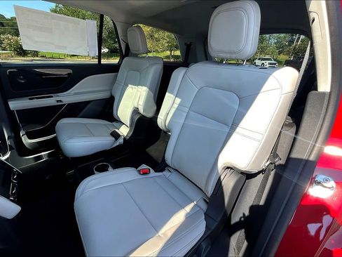 New 2025 Lincoln Aviator AWD w/ Equipment Group 101A image 10