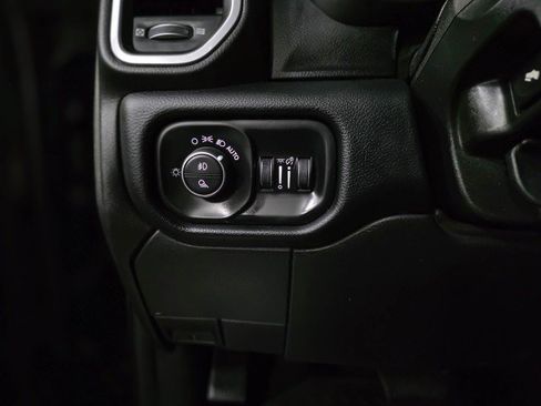 Used 2020 RAM 3500 Laramie image 32