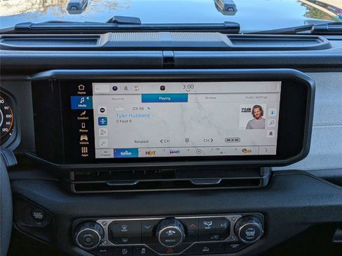 New 2026 Jeep Gladiator Sport image 18