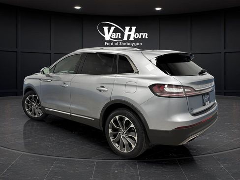 Used 2022 Lincoln Nautilus Reserve image 3