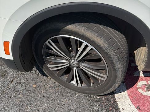 Used 2018 Volkswagen Tiguan SEL image 8