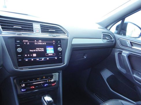 Used 2022 Volkswagen Tiguan SE R-Line AWD/4WD image 25