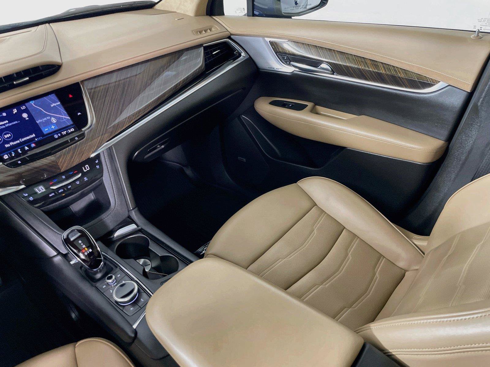Used 2023 Cadillac XT6 Premium Luxury w/ Platinum Package AWD/4WD image 27
