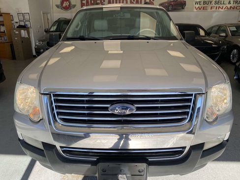 Used 2007 Ford Explorer XLT image 7