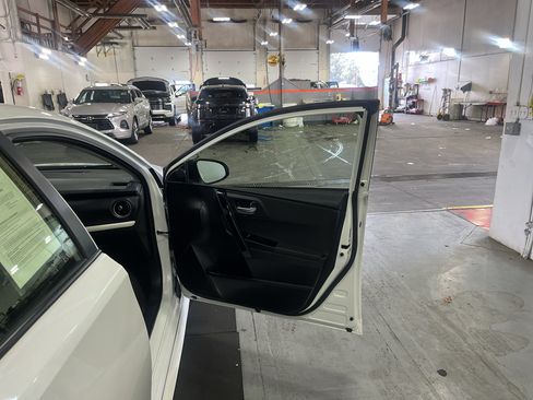 Used 2018 Toyota Corolla iM w/ All-Weather Mat Package FWD image 22