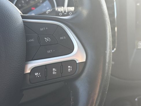 Used 2020 Jeep Compass Latitude image 24