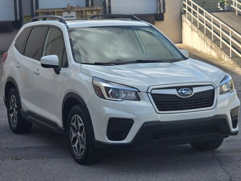 Used 2020 Subaru Forester Premium AWD/4WD image 3
