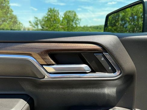 Used 2024 Chevrolet Silverado 1500 LT AWD/4WD image 24