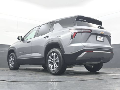 Used 2025 Chevrolet Equinox LT FWD image 29