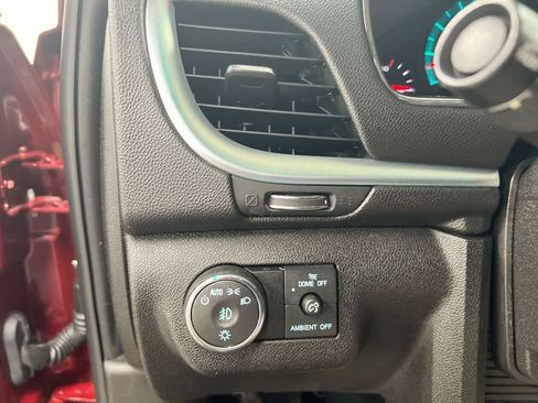 Used 2016 Chevrolet Traverse LT image 17