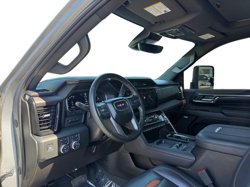 Used 2024 GMC Sierra 2500 AT4 w/ AT4 Premium Plus Package AWD/4WD image 9