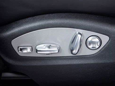 Certified 2026 Porsche Macan S AWD/4WD image 23