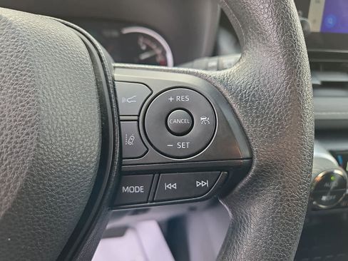 Used 2025 Toyota RAV4 XLE image 23