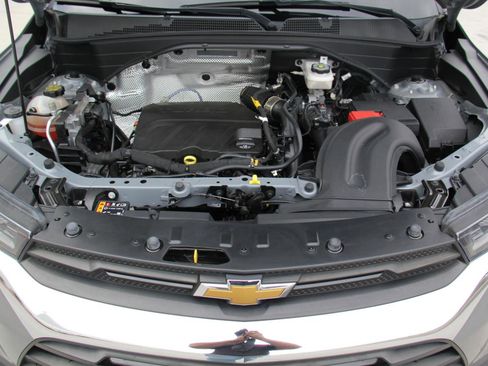 Used 2023 Chevrolet TrailBlazer LS image 28