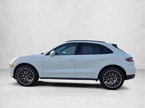 Used 2018 Porsche Macan AWD/4WD image 9