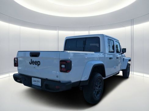 New 2026 Jeep Gladiator Sport AWD/4WD image 4