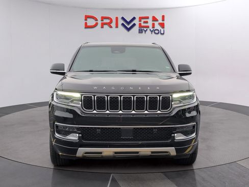 Used 2024 Jeep Wagoneer L Series II RWD image 8