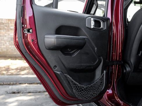 Used 2021 Jeep Wrangler Unlimited Rubicon image 59