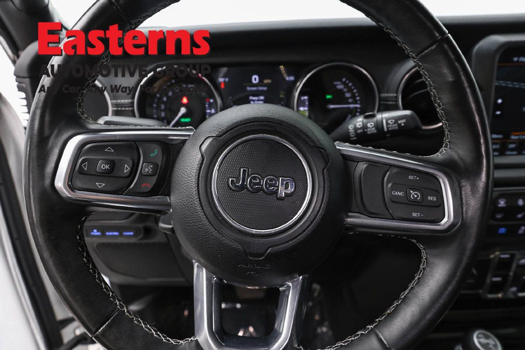 Used 2022 Jeep Wrangler Unlimited Sahara w/ Cold Weather Group AWD/4WD image 12