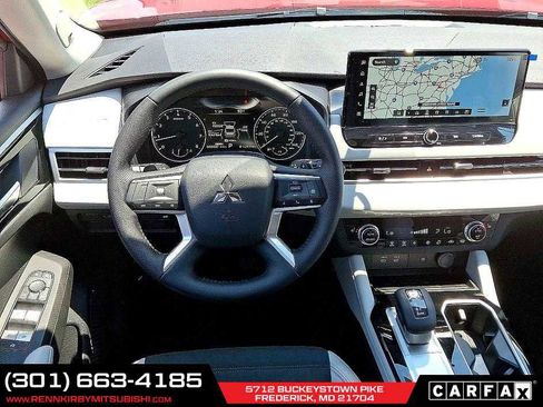 New 2025 Mitsubishi Outlander SE image 7