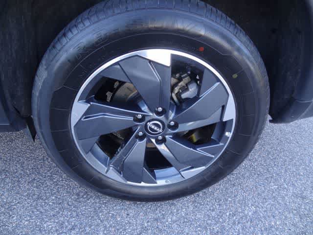 Used 2025 Nissan Rogue SV FWD image 29