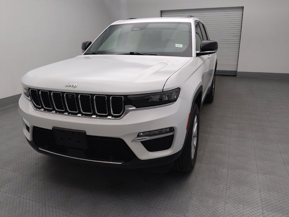 Used 2023 Jeep Grand Cherokee Limited w/ Luxury Tech Group II RWD image 15
