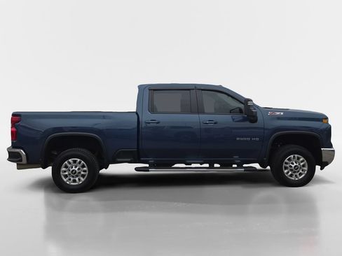Used 2025 Chevrolet Silverado 2500 LT AWD/4WD image 7