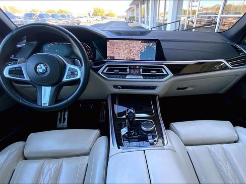 Used 2020 BMW X5 M50i w/ Premium Package image 16