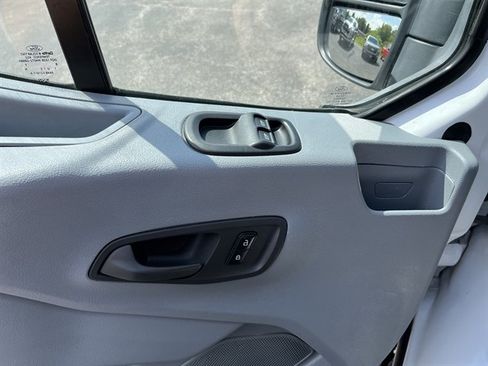 Used 2018 Ford Transit 150 XL RWD image 17