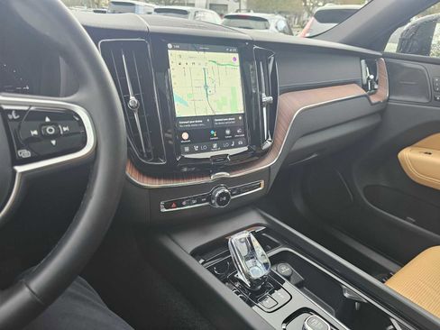 Certified 2025 Volvo XC60 T8 Ultra w/ Protection Package Premier AWD/4WD image 30